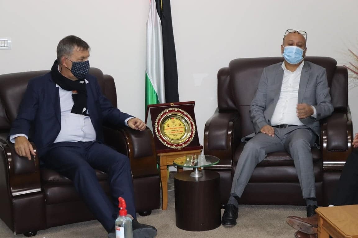 أبو هولي يلتقي لازاريني ويناقشان الأزمة المالية وسبل إنجاح مؤتمر المانحين القادم
