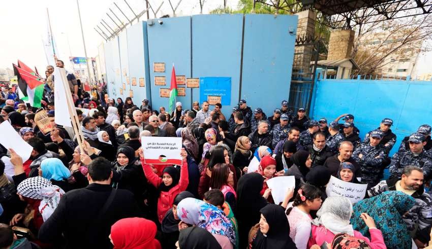 اتحاد المعلمين في لبنان يدعو إلى اعتبار الجمعة المقبل يوم غضب بوجه "أونروا"
