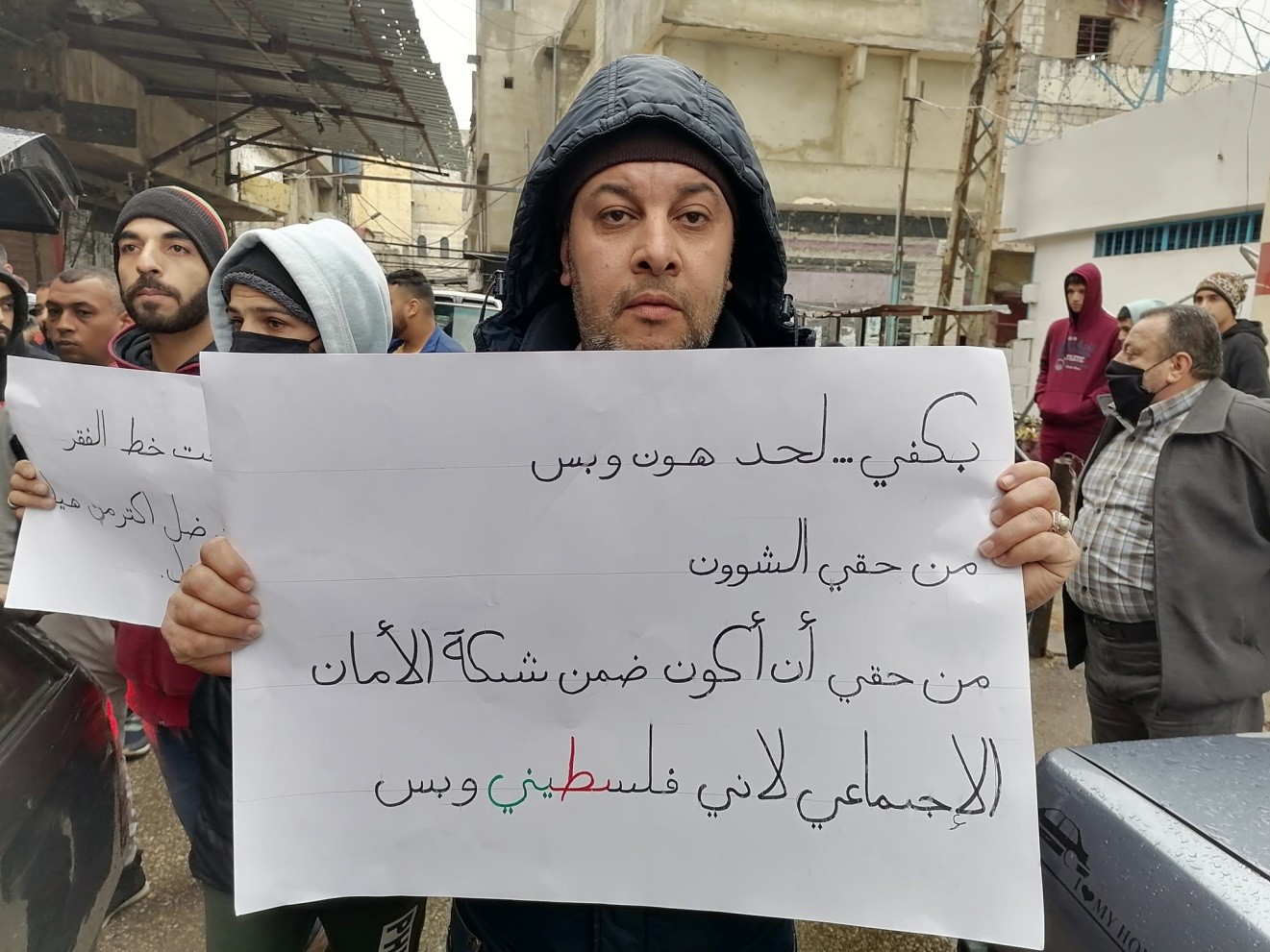 تحرّك في مخيّم عين الحلوة لمطالبة "أونروا" توسيع الاستفادة من برنامج "الشؤون"