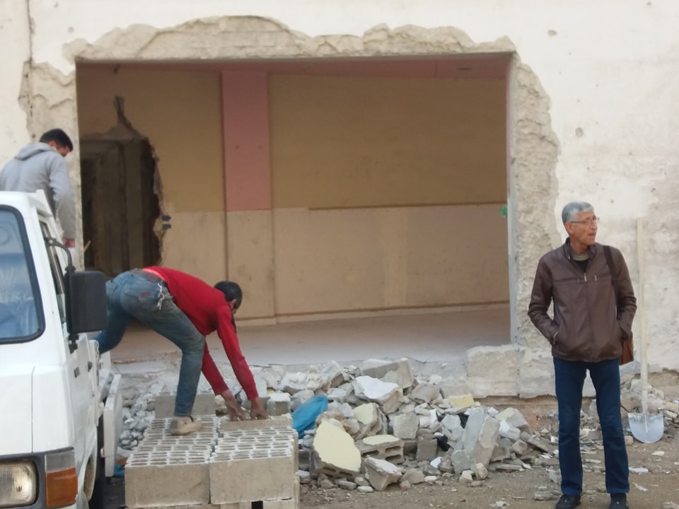 بدء عمليات ترميم إحدى منشأت "أونروا" في مخيم اليرموك