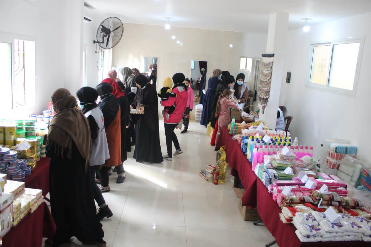 "ميني ماركت بيتي" .. مبادرة تكافلية في مخيم عين الحلوة