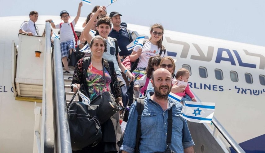  بينت: "إسرائيل" ستركز على استيعاب لاجئين يهود من أوكرانيا