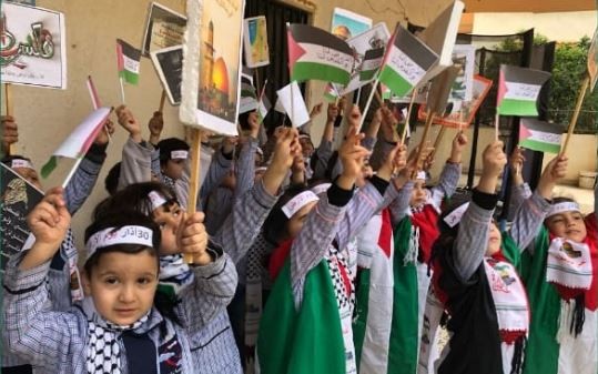 روضة في مخيّم نهر البارد تحيي ذكرى يوم الأرض الفلسطيني