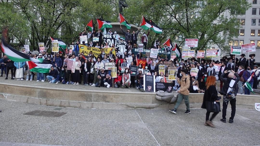 المئات يتظاهرون في نيويورك تضامناً مع الشعب الفلسطيني ورفضاً للعدوان