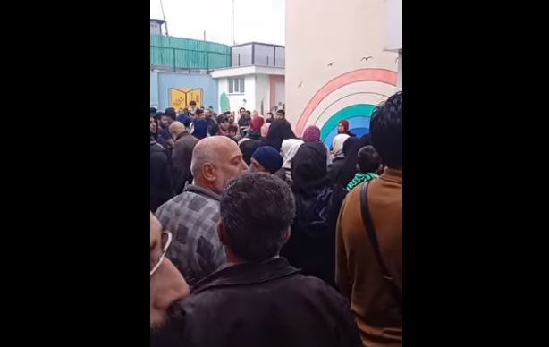الفوضى توقف توزيع منحة "الأوقاف" لفلسطينيي سوريا في تركيا            