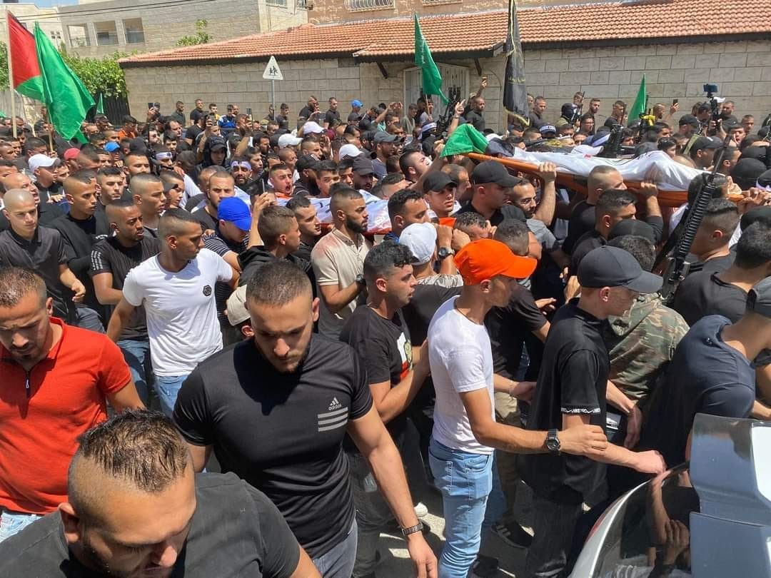 جنين تودّع شهداء الاغتيال في تشييع حاشد وسط دعوات لتصعيد المقاومة