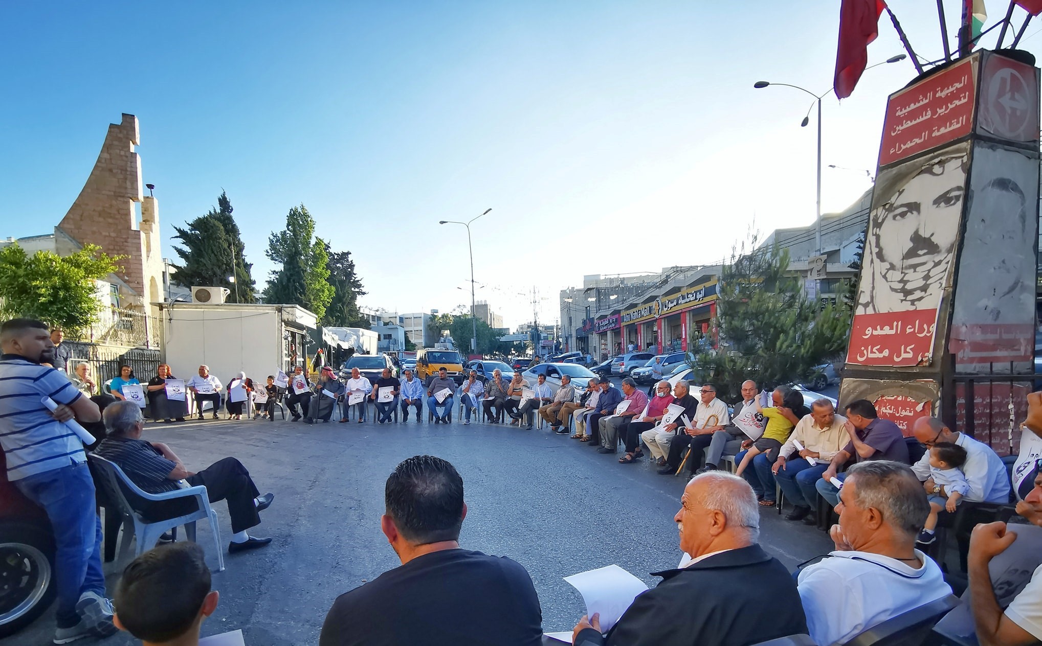 حفل تأبين للناشط نزار بنات في مخيم الدهيشة