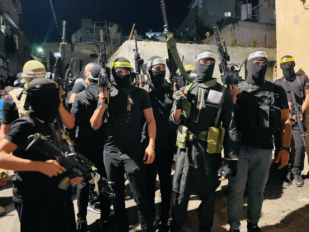 المقاومة في مخيم جنين تحذر جنود الاحتلال من اقتحام المخيم