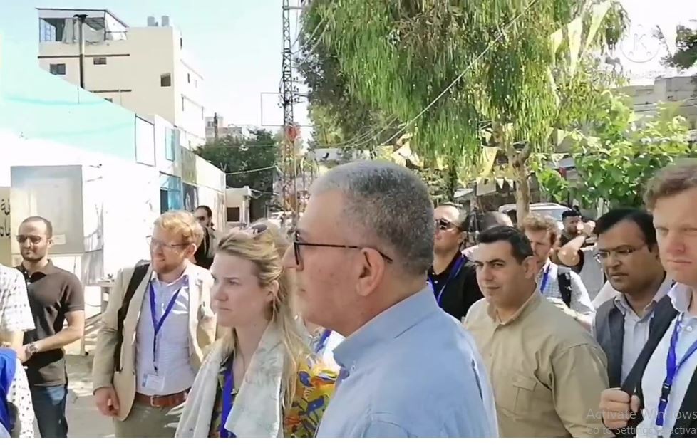"الحراك الموحد" يقدم مذكرة لأعضاء اللجنة الاستشارية خلال زيارتهم مخيم عين الحلوة