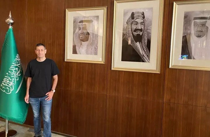 صحفي صهيوني يكتب تقريراً من السعودية ويجري جولة ميدانية!