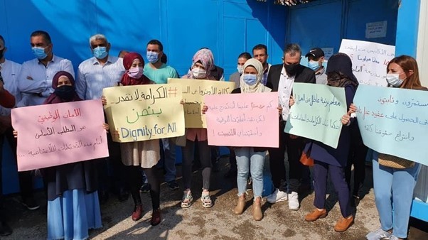 اتحاد معلمي "أونروا" في لبنان: الإدارة الجديدة للوكالة غدرت بمعلمي "الروستر"