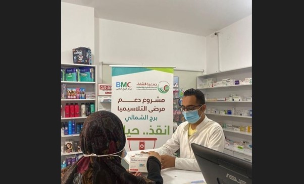 "الشفاء" تقدّم أدوية لمرضى التلاسيميا في مخيم برج الشمالي