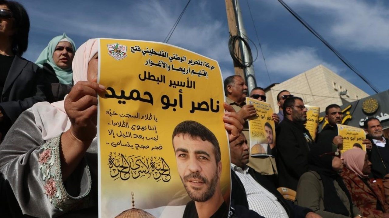 هيئة الأسرى تحذّر من استشهاد الأسير ناصر أبو حميد في أي لحظة