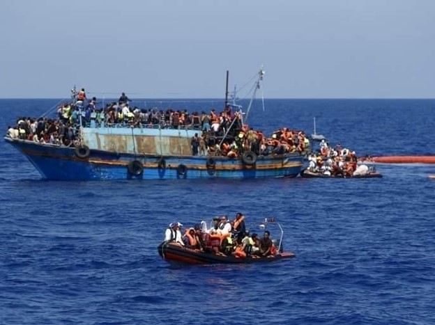 إنقاذ مركب يحمل مهاجرين من مخيم نهر البارد من المياه المالطية