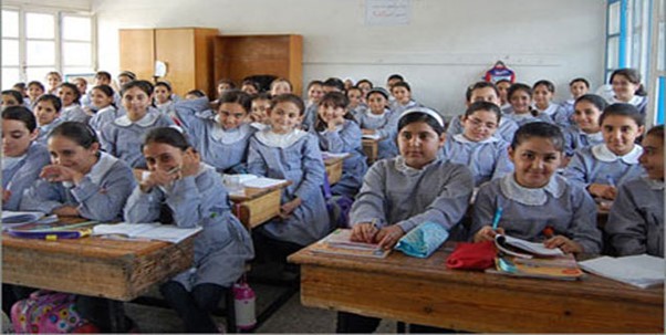 معلمو "أونروا" في لبنان يطالبون بحل مشكلة اكتظاظ الصفوف