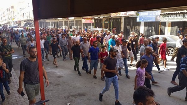 أهالي مخيّم نهر البارد يشيّعون الطفل حسان نافذ من ضحايا مركب الموت