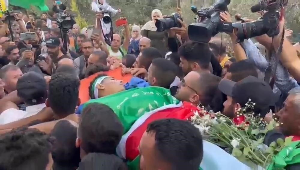 مواجهات خلال تشييع جثمان الشهيد عدوي في مخيم العروب