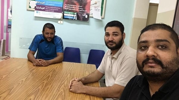 عائلات في "عين الحلوة" تواصل اعتصامها في مكتب "أونروا" بانتظار تنفيذ الوعود