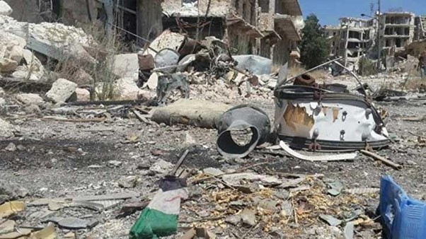 مخلفات الحرب تعيق عودة أهالي مخيم حندرات في حلب