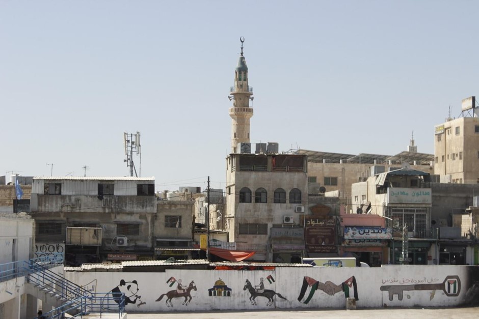 انقطاع الإنارة في بعض شوارع مخيم الوحدات في عمّان يثير شكاوى اللاجئين
