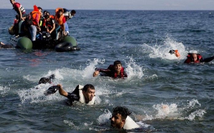 العثور على 4 ناجين فلسطينيين قبالة سواحل اليونان