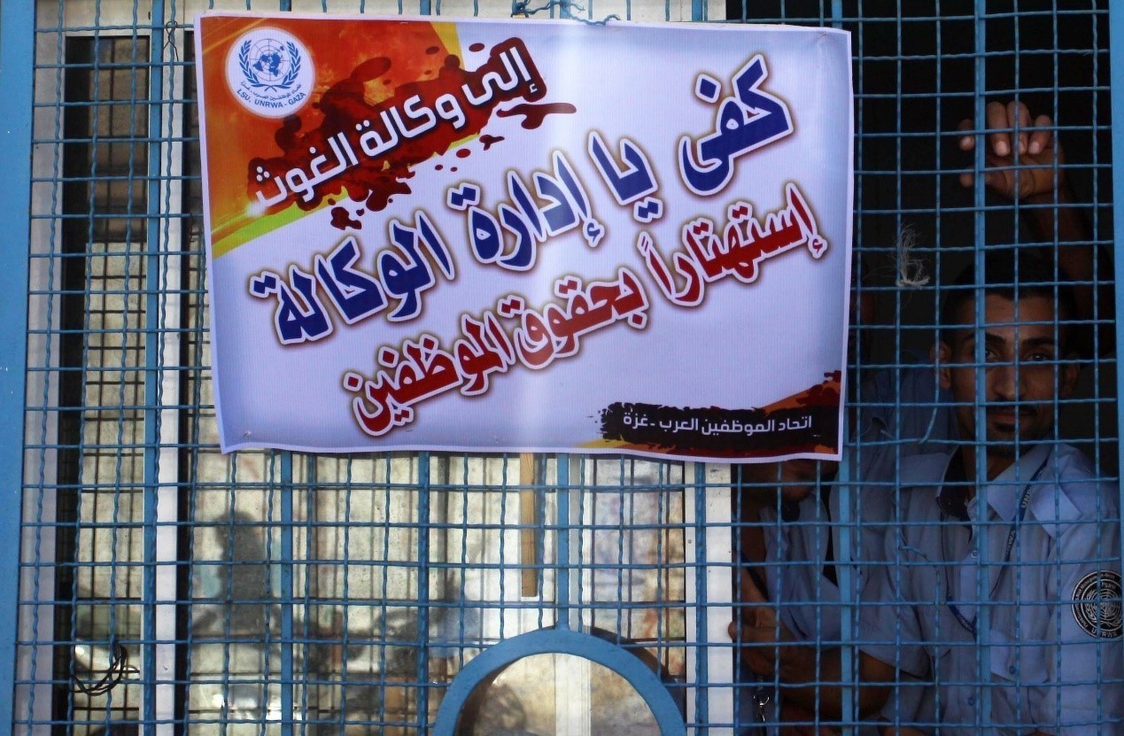 دائرة اللاجئين بالشعبية: "أونروا" تتنصّل من الاتفاقيات بحجة الأزمة المالية