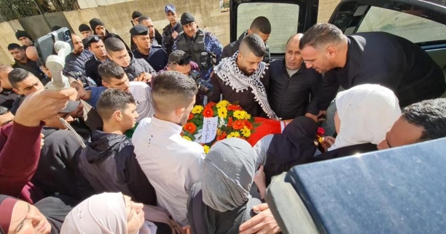 المئات يشيعون جثمان الشهيد الفتى هيثم مبارك شمال رام الله