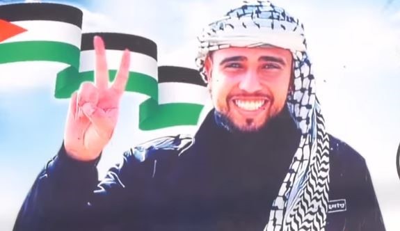 عاهد أبو زريق.. ركب البحر أملاً في حياة كريمة ولكنه عاد في نعش