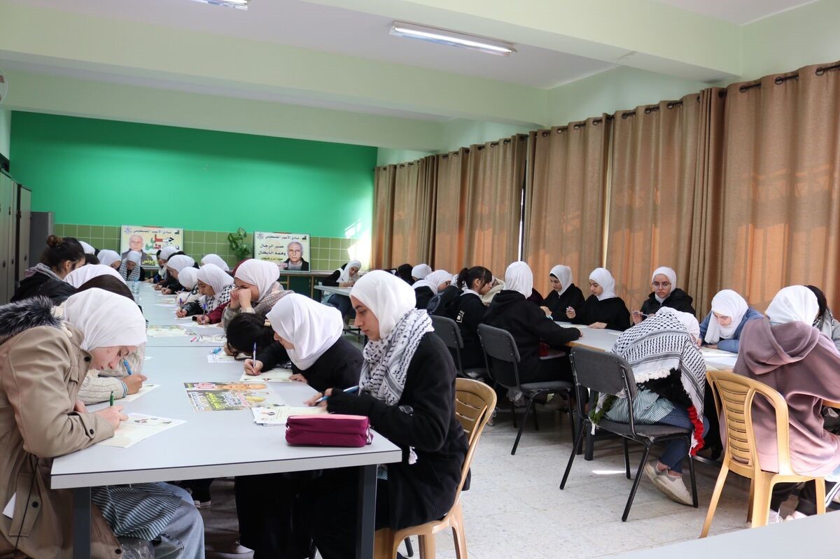 40 ألف رسالة من طلبة فلسطين وفاءً للأسير كريم يونس