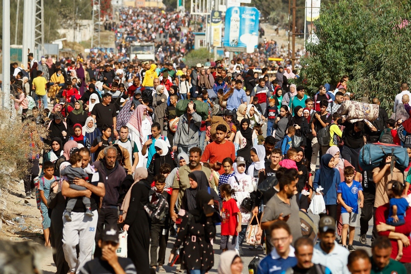 الاحتلال يهجّر سكان 41% من مساحة قطاع غزة خلال شهر واحد