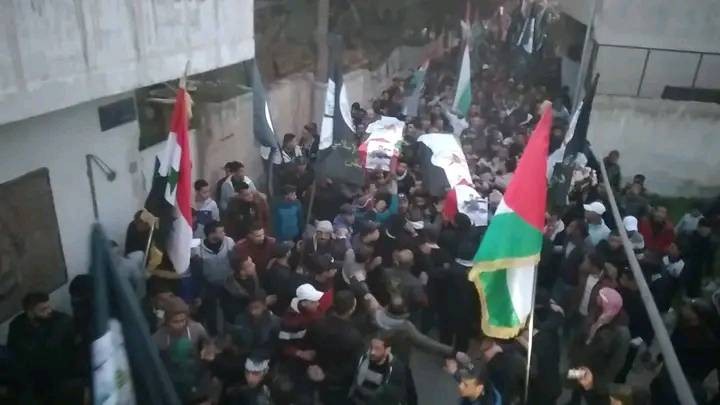 مخيم خان دنون يشيع شابين ارتقيا على الحدود الفلسطينية-اللبنانية