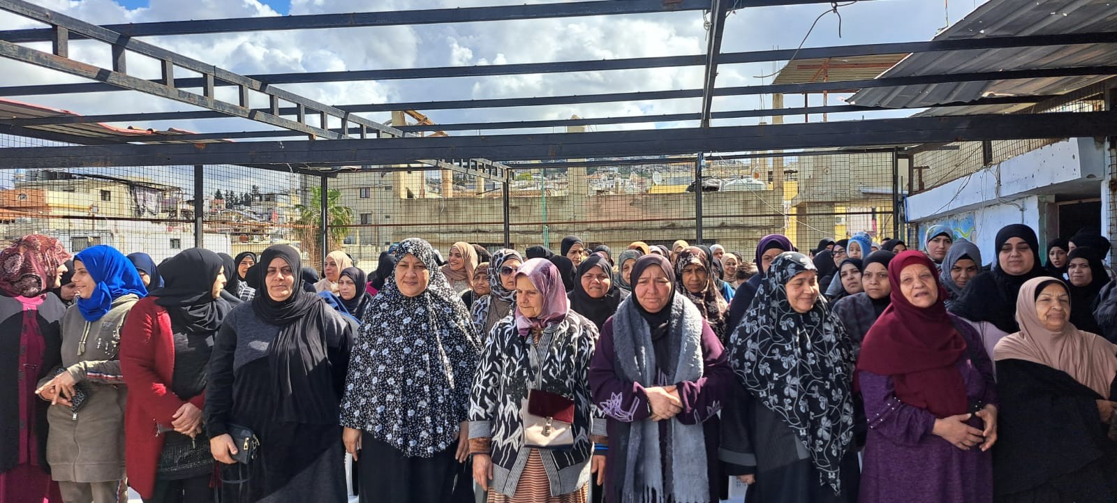 إحياء يوم المرأة العالمي بلقاء نسوي حاشد في مخيم عين الحلوة بلبنان