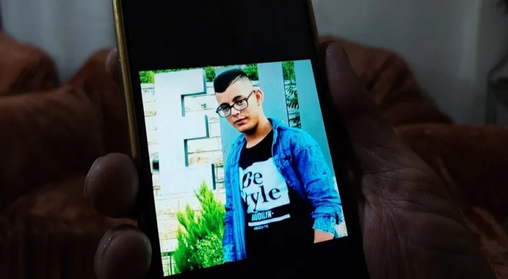 شهيد شاب في مخيم الفوار بعد معاناته مع إصابة برصاص الاحتلال منذ 8 أشهر