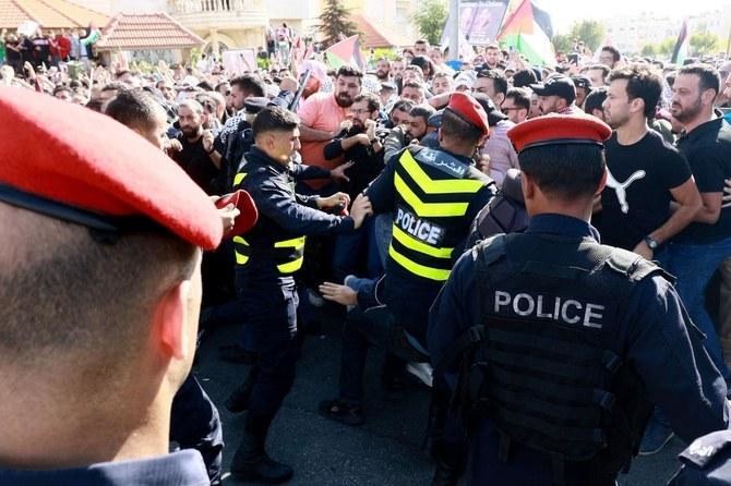العفو الدولية تطالب الأردن بالإفراج عن المعتقلين والتوقف عن قمع المظاهرات المؤيدة لفلسطين