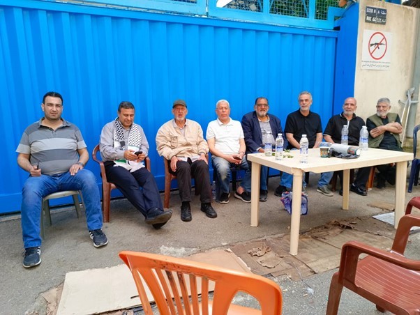 اعتصام نسائي وإغلاق مقر "أونروا" في بيروت احتجاجا على سياسات الإدارة