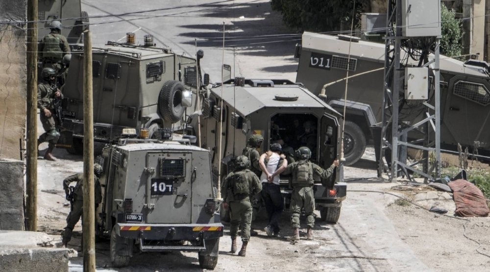 اعتقالات واقتحامات في الضفة والقدس.. ومستوطنون يهاجمون مركبات جنوب بيت لحم