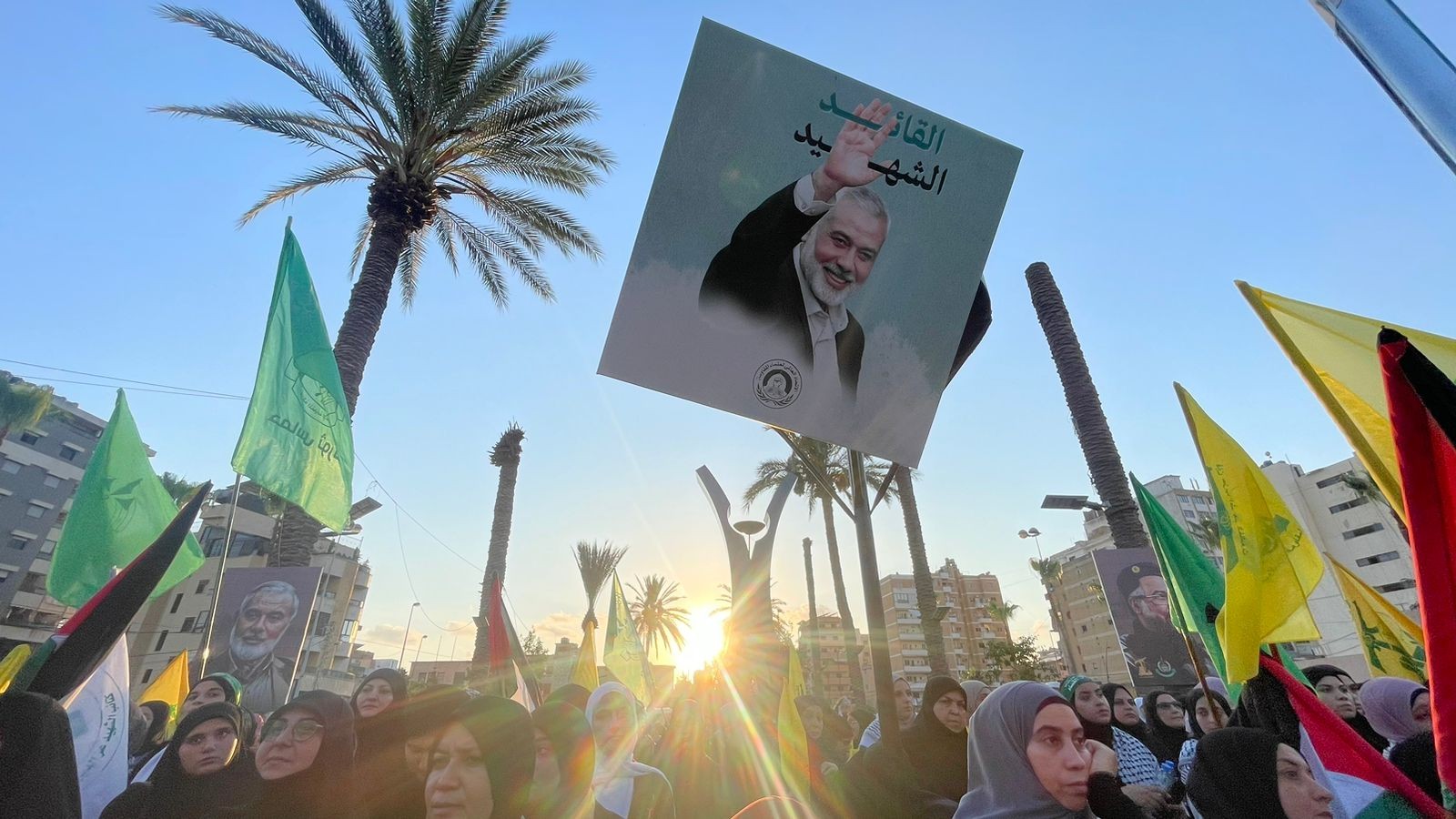 فلسطينيون ولبنانيون في وقفة غضب بصيدا تنديداً باغتيال اسماعيل هنية