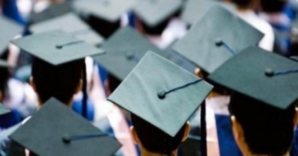 "أونروا" تعلن عن منح دراسية لطلاب الضفة الغربية للعام الدراسي 2024/2025