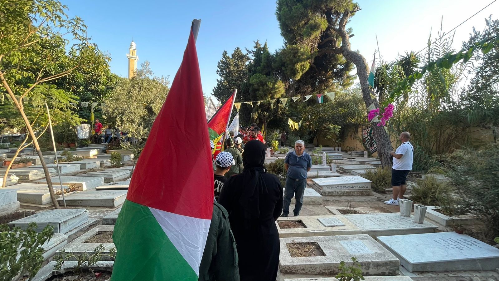 فلسطينيون في بيروت يحييون الذكرى الـ 48 لمجزرة مخيم تل الزعتر