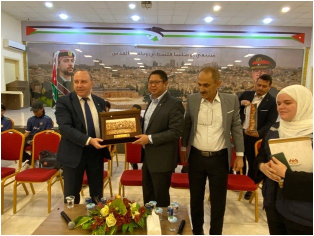 ماليزيا تقدم مساعدات لـ 1400 عائلة فلسطينية في مخيمات محافظة الزرقاء بالأردن