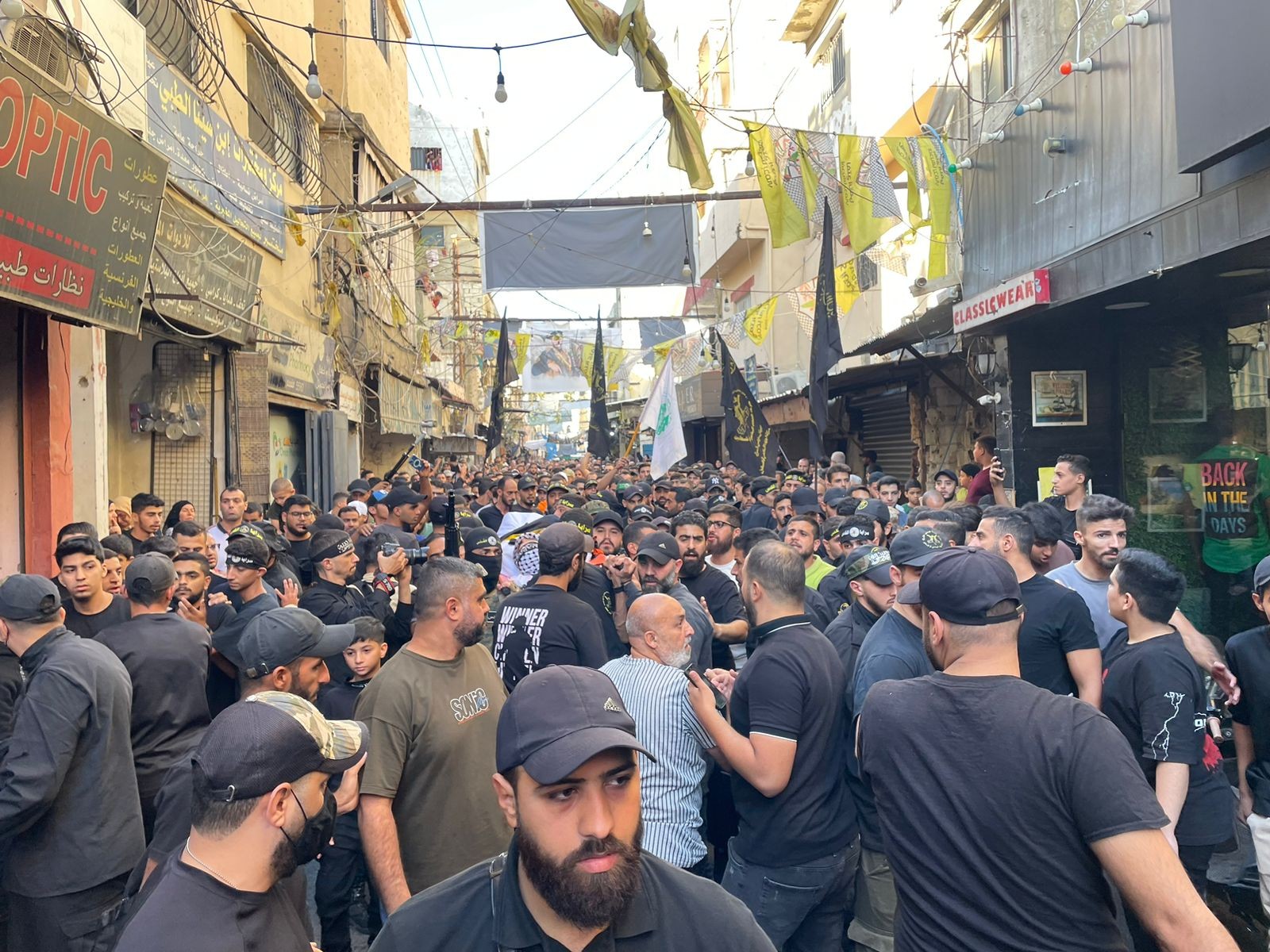 مخيم عين الحلوة يودع الشاب الياس حوراني بعد ارتقائه خلال معارك جنوبي لبنان