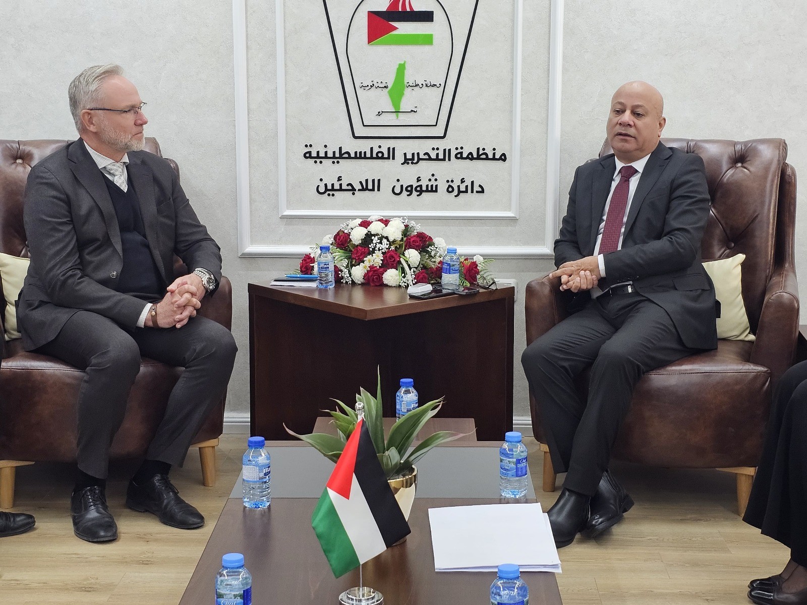 دائرة شؤون اللاجئين تطالب السويد بإعادة النظر في قرار وقف تمويل "أونروا"
