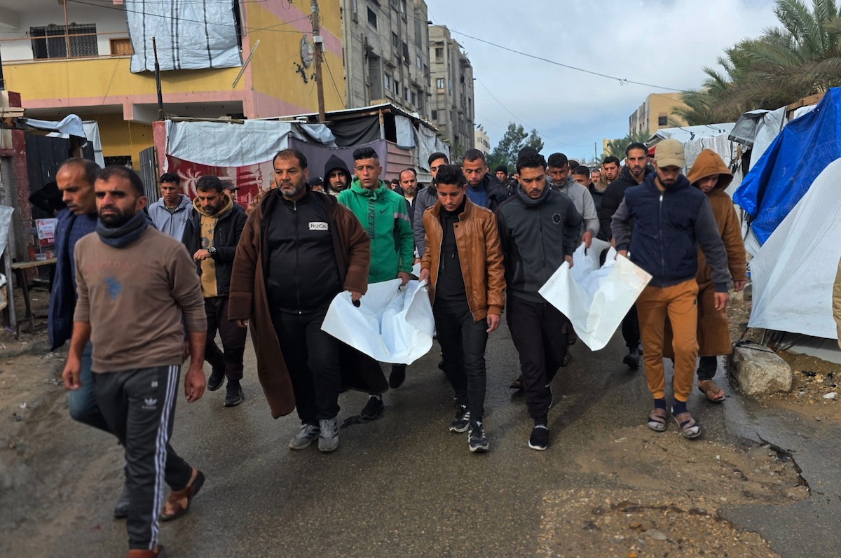 الاحتلال يواصل قصفه الجوي والمدفعي على غزة بعد مجازر أسفرت عن  14 شهيداً