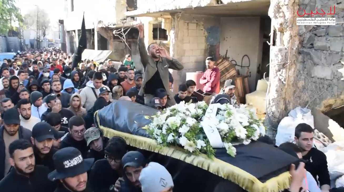 في يوم الشهيد الفلسطيني ..الفلسطينيون في لبنان يفتخرون بأبنائهم الشهداء