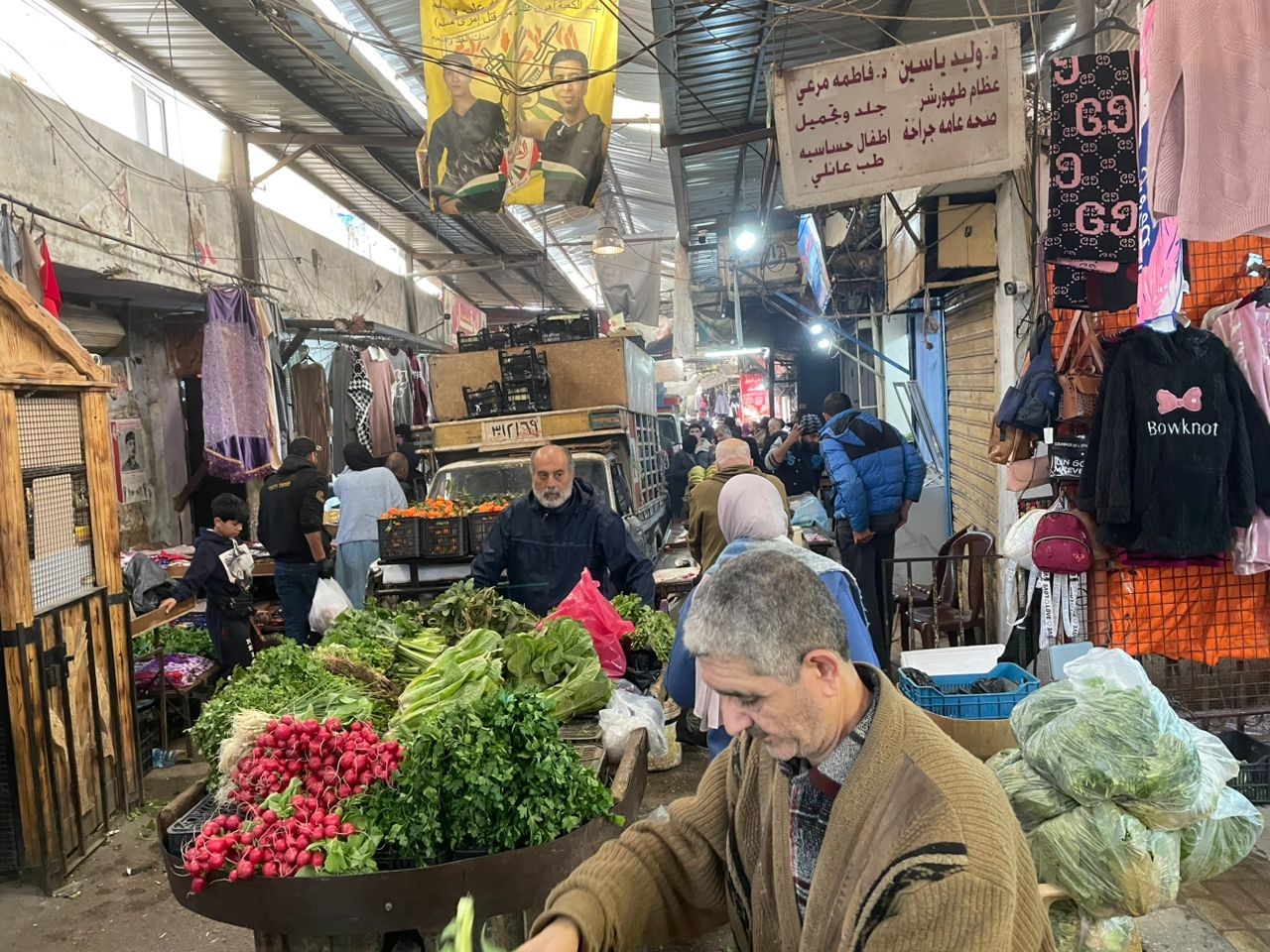 عودة الحركة إلى سوق مخيم عين الحلوة بعد التوترات الأخيرة