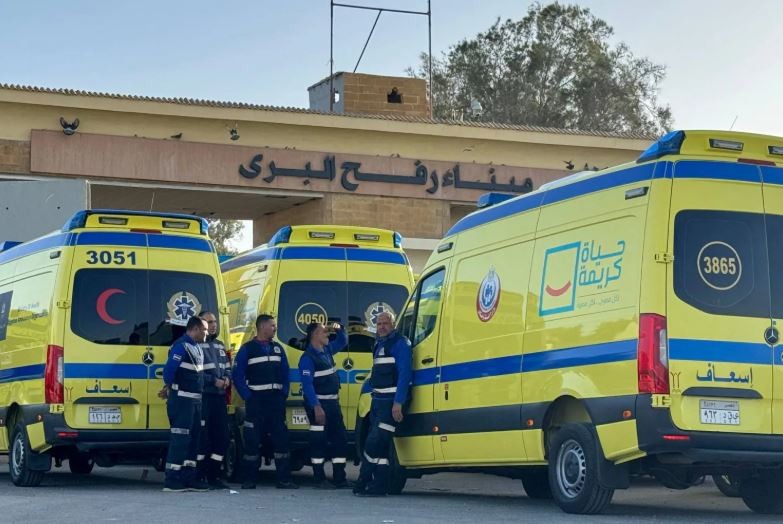 معبر رفح: حركة سفر محدودة لـ422 مسافرًا منذ إعادة فتحه