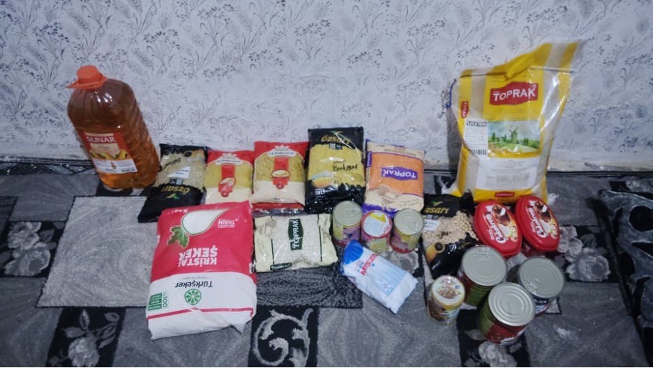منظمة توزع سلالاً غذائية على اللاجئين الفلسطينيين في حلب