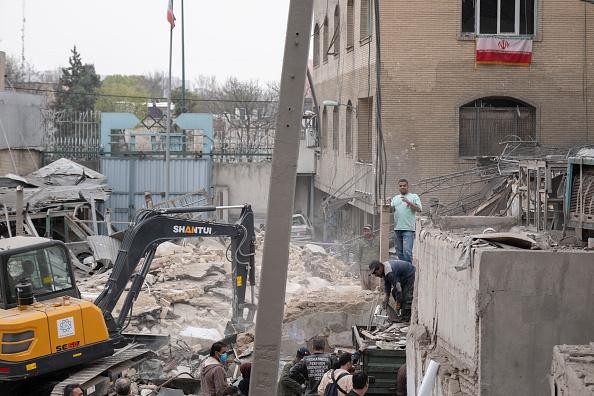 انفجارات في طهران وقصف صاروخي على فلسطين المحتلة