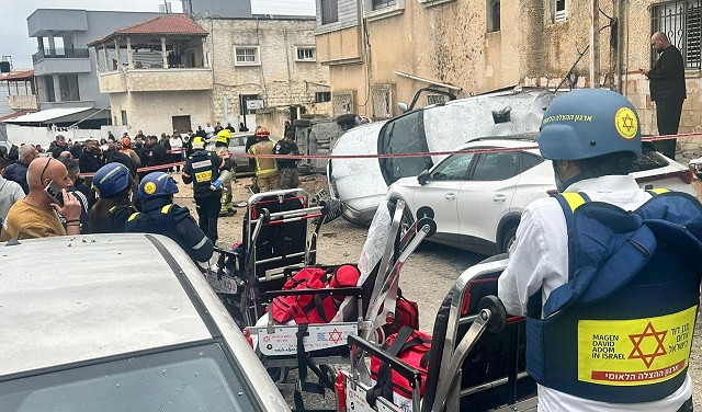الداخل المحتل: إصابات في كفر قاسم إثر سقوط شظايا صاروخية