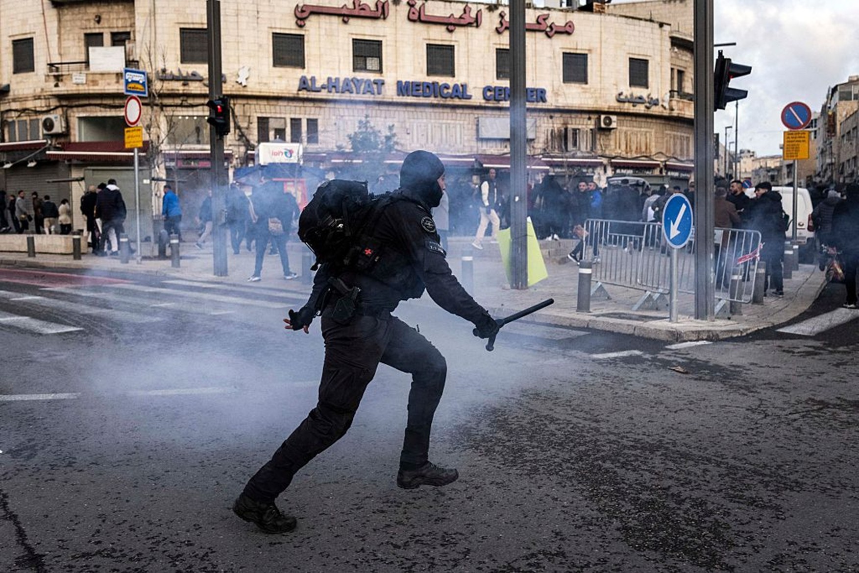 الاحتلال يمنع صلاة العيد في المسجد الأقصى  لأول مرة منذ 1967 ويضيّق على المصلين في الخليل